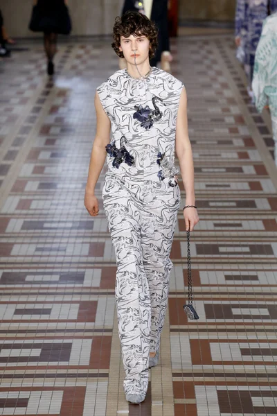 Look 39